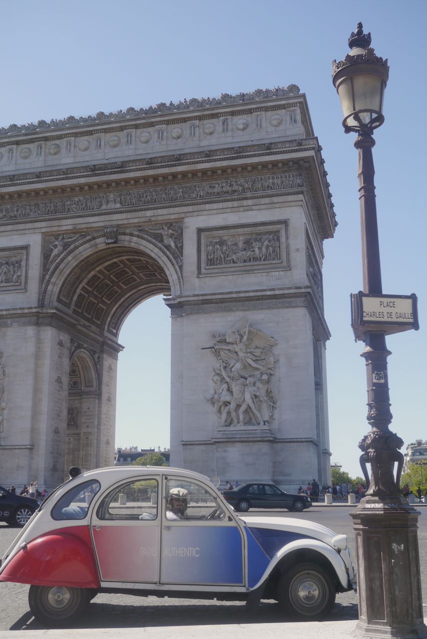 I really like this shot, seems to sum up Paris quite nicely.